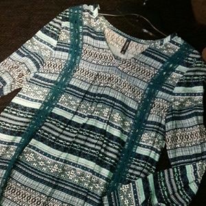 🆕MASSINI Bell Sleeve Hi-Lo Top / Small